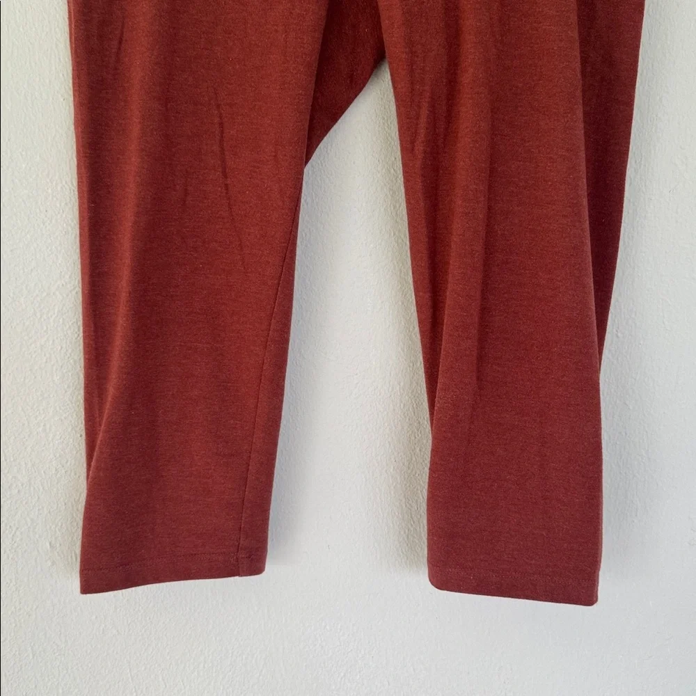 Sonoma dark red rust stretch high rise crop length leggings size medium